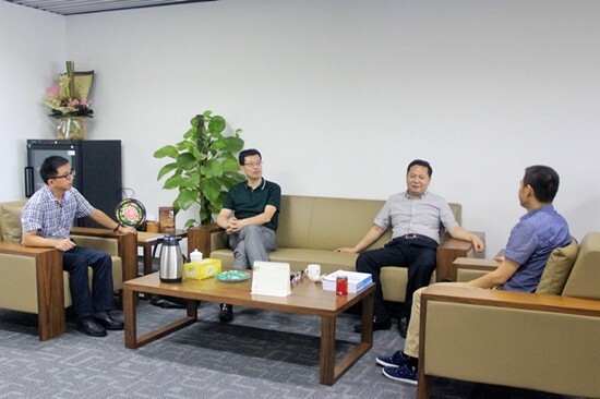 寧波市政府、市外經(jīng)貿(mào)局領(lǐng)導(dǎo)蒞臨我集團(tuán)調(diào)研考察